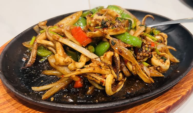 铁板鱿鱼须（辣）spicy squid tentacles